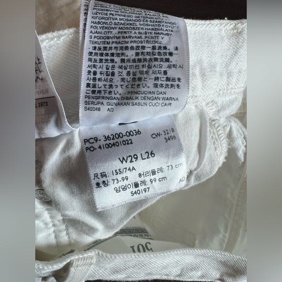 501 white Levi’s distressed 29/26 pants. A150 - Picture 7 of 7